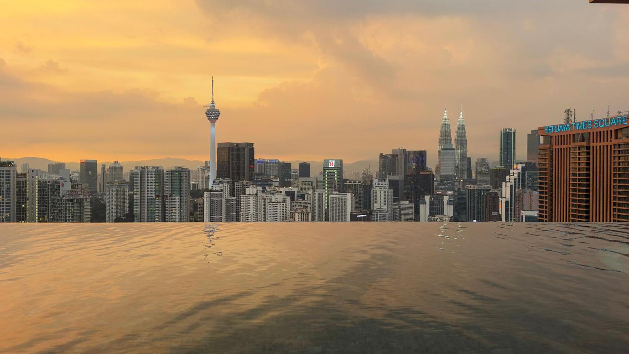 Harmony Luxury Suites At Lucentia Bukit Bintang City Center クアラルンプール エクステリア 写真